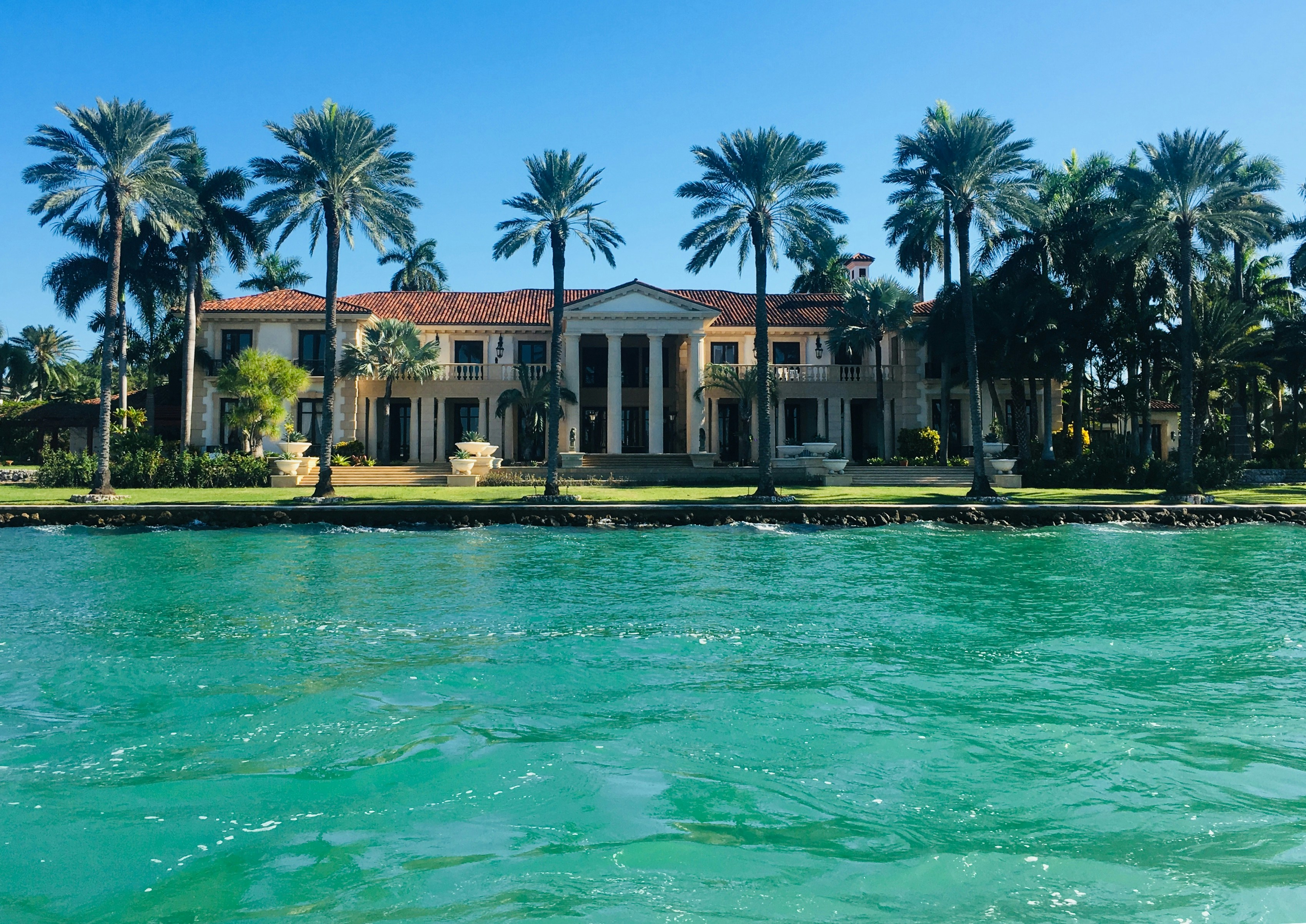 Pembroke Pines suburbs